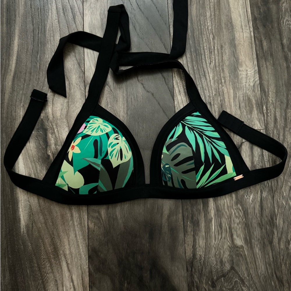 Victoria’s Secret bathing suit top